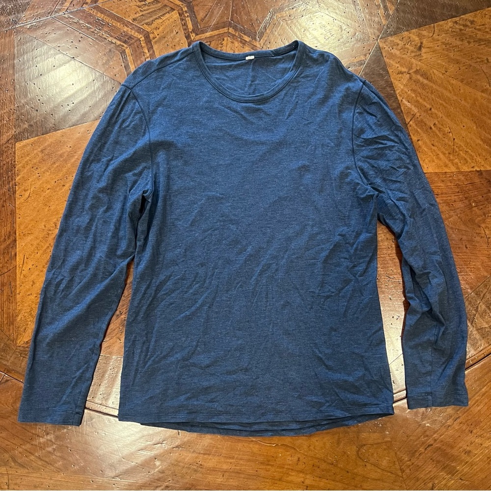lululemon athletica Men's Long Sleeve Crew in Dark Blue